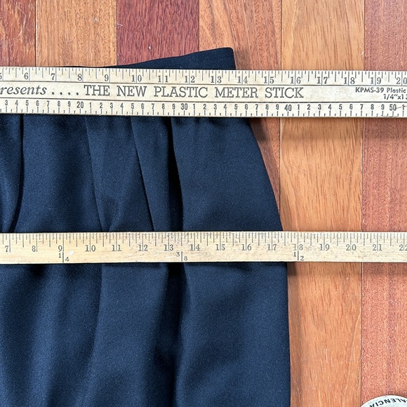 AKRIS Black Wool Skirt w Side Slit Pockets - Picture 10 of 11